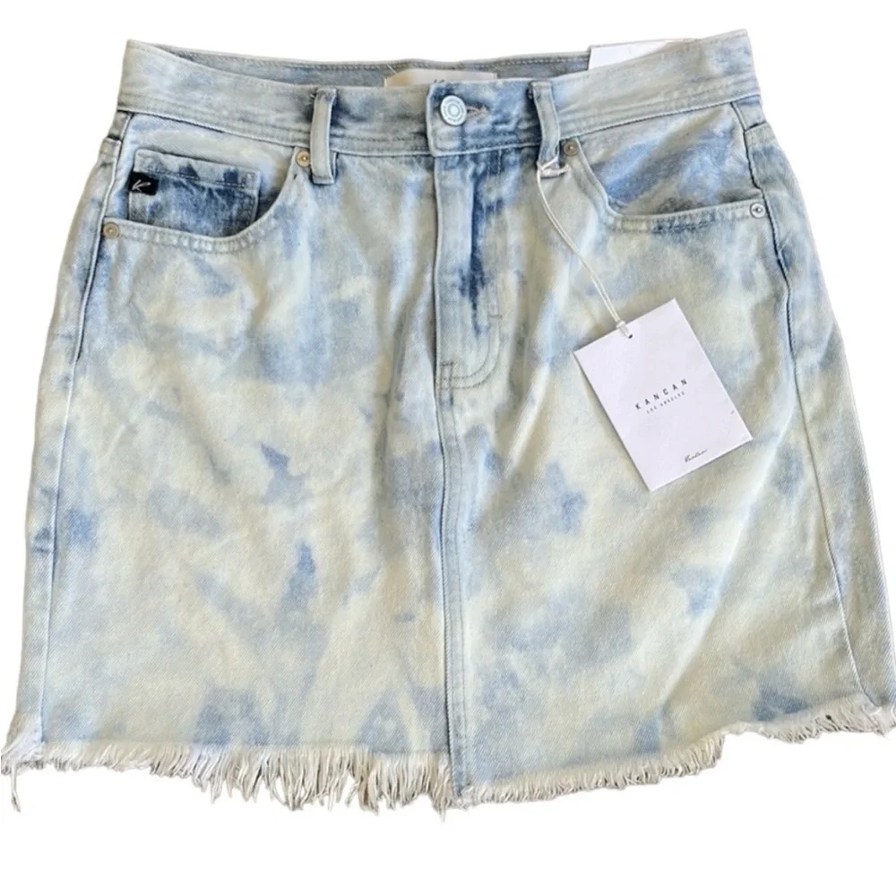 NWT KanCan Denim Frayed Hem Skirt Size Medium